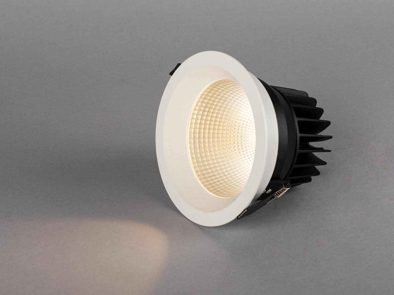 Solo downlights shop